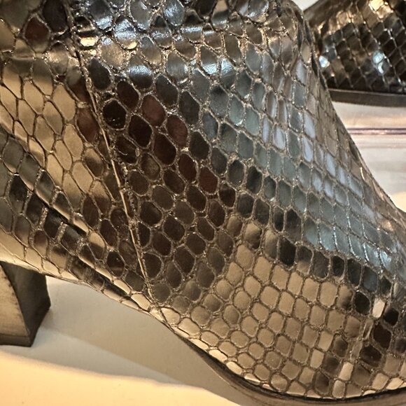 Vintage Y2K Calvin Klein Black Snakeskin Ankle Boots, Size 7M - Picture 8 of 16